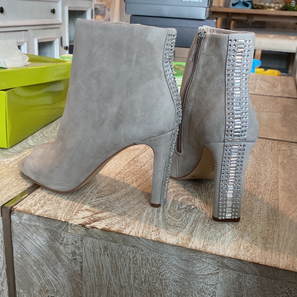 Gianna Bini size 12 suede booties new never worn includes box